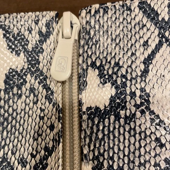 ❤️Pretty little thing short snake skin boots❤️A little taller than ankle boots❤️ - Picture 7 of 8